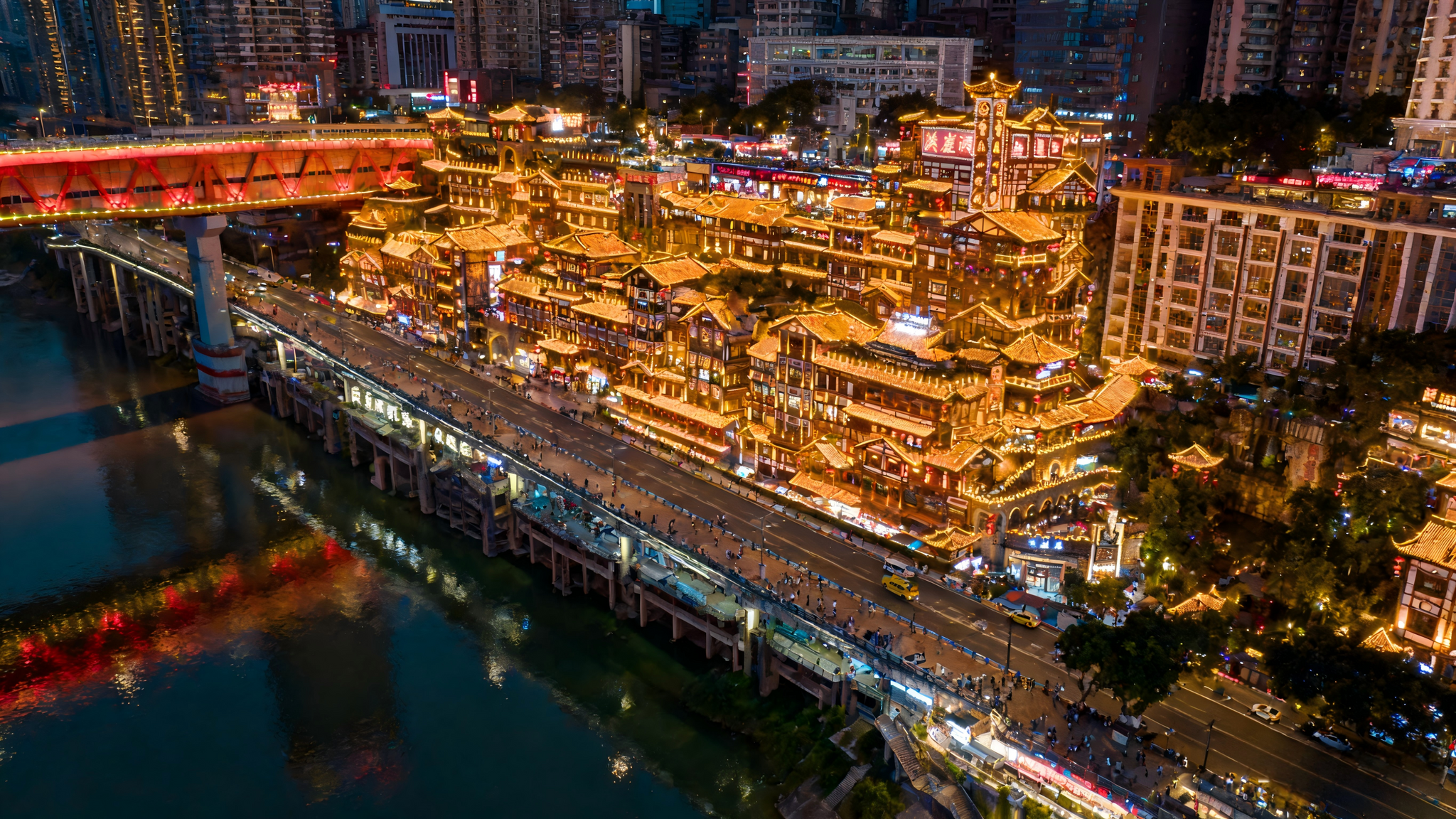 Chongqing Night Tour: Hongyadong & Nanbin Road