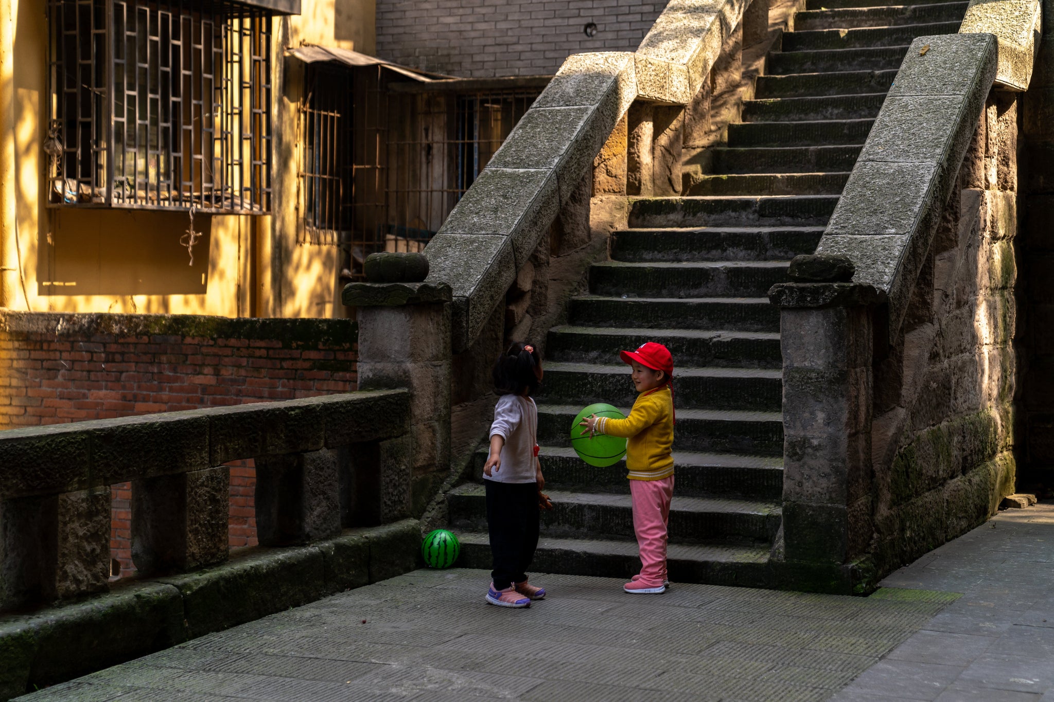 Chongqing 5-Day Tour: Urban Wonders & Natural Scenery