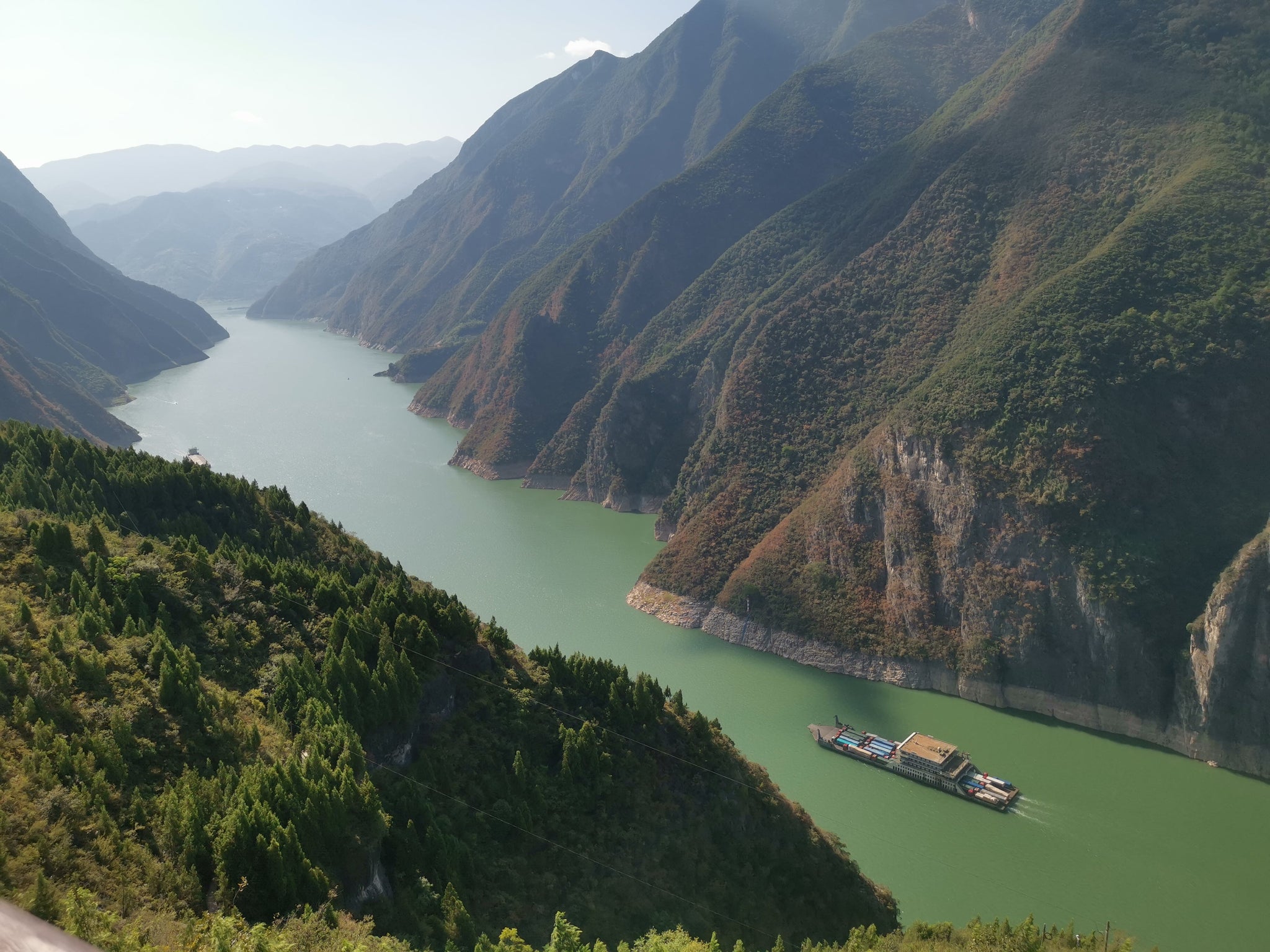 Chongqing & Yangtze Three Gorges 5-Day Tour: Urban Wonders & River Scenery